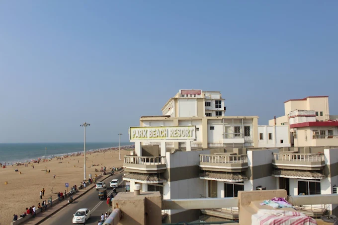 Hotel Pulin Puri exterior night